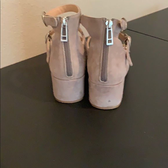 Charles by Charles David caged pumps - Picture 3 of 8